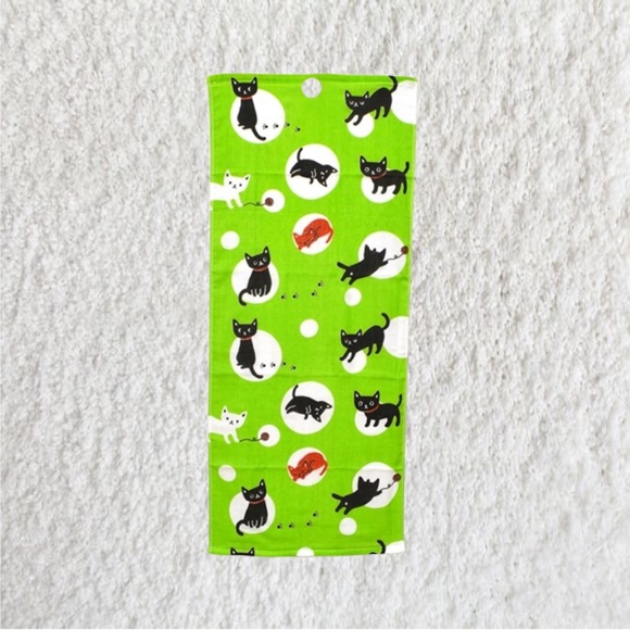 Kitten Cat Loves Dot Face Towel ❘ Bath Towel ❘ Hand Towel (Green) - Picture 4 of 4